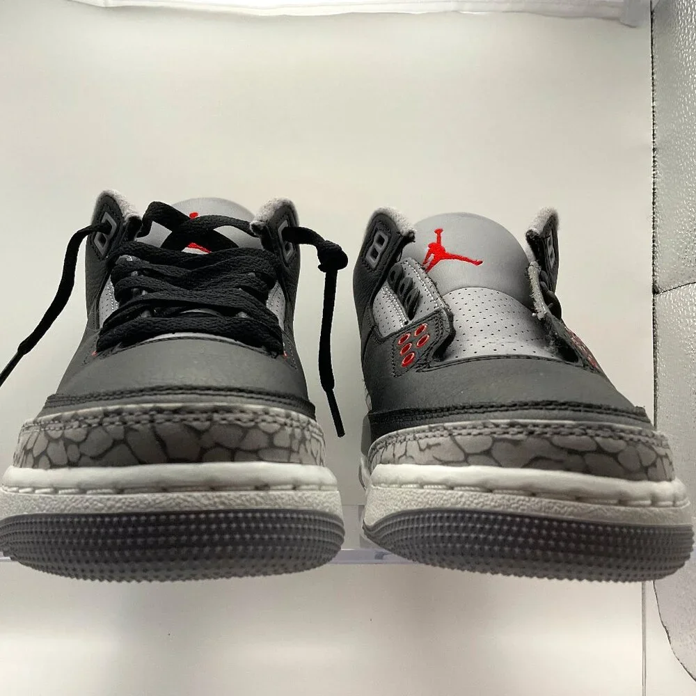 NEW IN BOX - Nike Air Jordan 3 Retro OG 2024 Black Cement Size 4Y - Picture 4 of 5